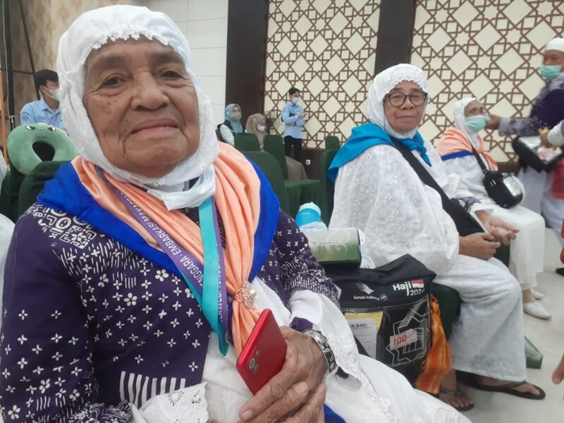 Hj. Wa Muda usia 90 tahun, jamaah haji asal Pulau Kapota, Wakatobi (Foto: Ist)