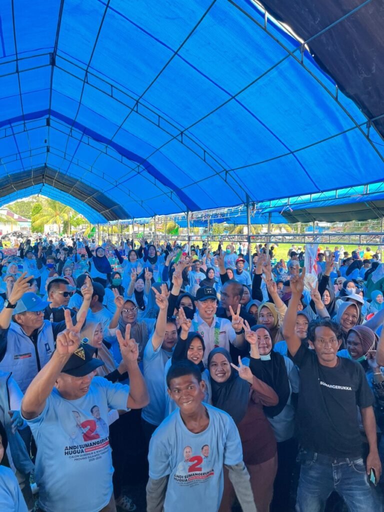 Calon Gubernur Sultra nomor urut 2 ASR saat berada di tengah-tengah masyarakat Koltim. Foto: Ist