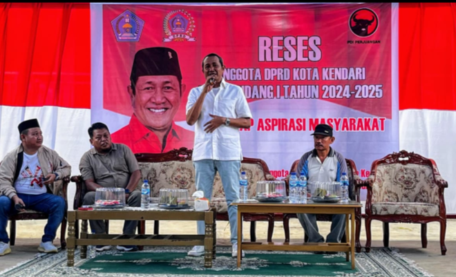 Anggota DPRD Kota Kendari H Inshak Ismail saat memberikan sambutan di acara Reses. Foto : Ist