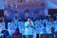 Calon Gubernur nomor urut 2 Andi Sumangerukka saat menyapa masyarakat Konut. Foto: Ist