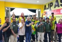 Puluhan pengurus DPD Maluku Satu Rasa Sultra berfoto bersama AJP-ASLI usai Deklarasi dukungan. Foto : Redaksi