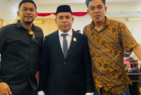 Pengurus PBB sekaligus anggota DPRD Muna Awal Hisabu tengah didampingi kerabat. Foto: Ist