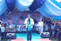 Calon Wakil Gubernur Sultra nomor urut 2 Ir Hugua saat kampanye di Lapangan Sepak Bola Kelurahan Walamebeno Wite. Foto: Redaksi.