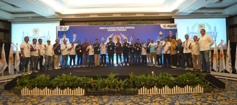 Pengurus KONI Sultra dan pengurus KONI 17 Kabupaten/Kota. Foto : Redaksi 