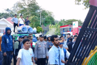 Ketua umum AP2 Sultra, Fardin Nage bersama masa Aksi. Foto: Redaksi 