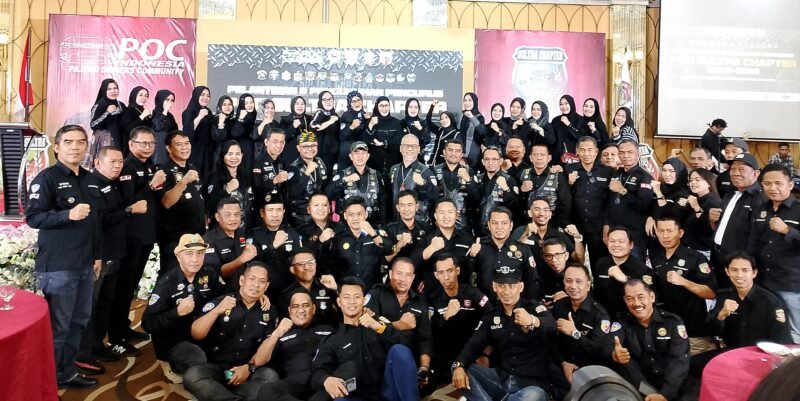 Foto bersama puluhan pengurus POC Sultra Chapter periode 2025-2028. Foto: Redaksi